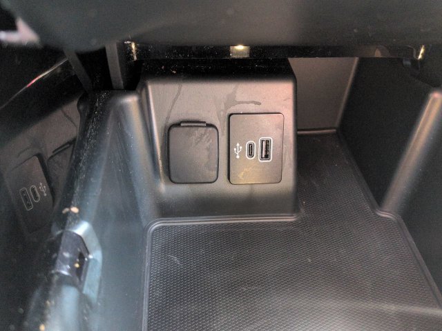 Used 2025 Ford Explorer Platinum RWD image 30
