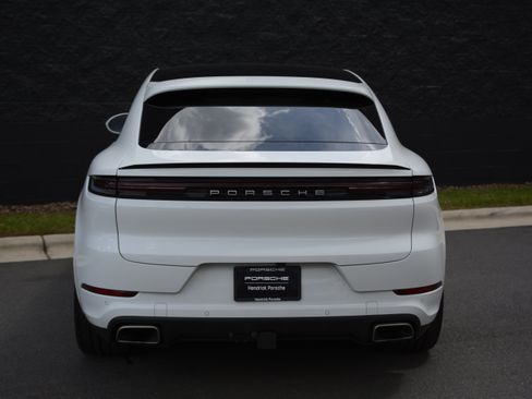 Certified 2026 Porsche Cayenne Coupe AWD/4WD image 6