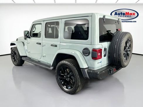 Used 2023 Jeep Wrangler Unlimited Sahara w/ Cold Weather Group AWD/4WD image 6