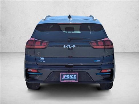 Used 2022 Kia Niro EX image 6