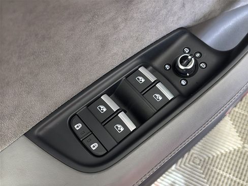 Used 2022 Audi SQ7 Prestige AWD/4WD image 15