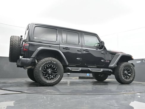 Used 2018 Jeep Wrangler Unlimited Rubicon w/ Dual Top Group AWD/4WD image 52