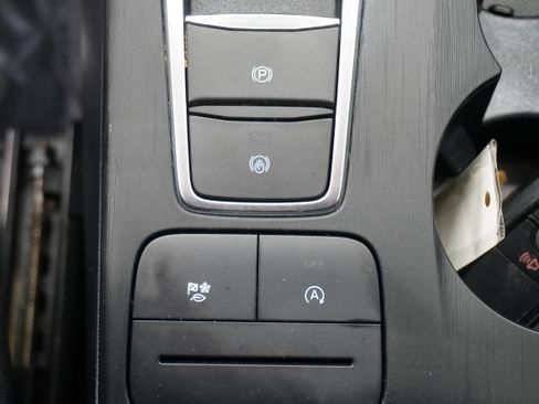 Used 2020 Ford Escape SE FWD image 22