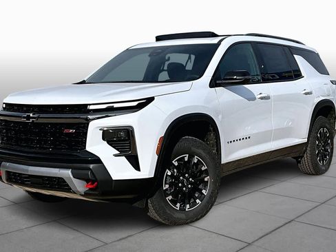 New 2026 Chevrolet Traverse Z71 w/ Driver Confidence Package image 2