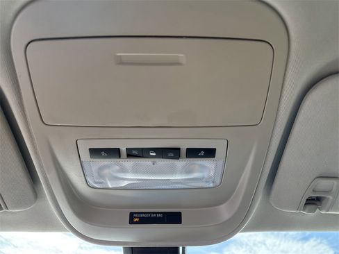 Used 2019 GMC Canyon SLT w/ Driver Alert Package image 32