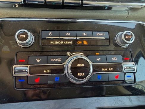 Used 2018 Lincoln Navigator Reserve w/ Technology Package image 17