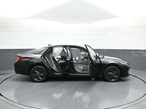 Certified 2023 Hyundai Elantra Blue FWD image 41