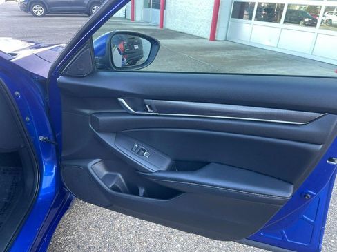 Used 2018 Honda Accord Sport image 7