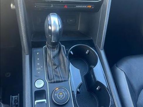 Used 2022 Volkswagen Atlas SEL Premium image 11