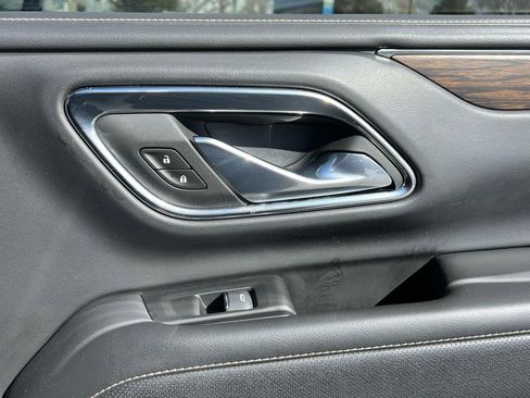 Used 2023 Chevrolet Suburban Premier image 20