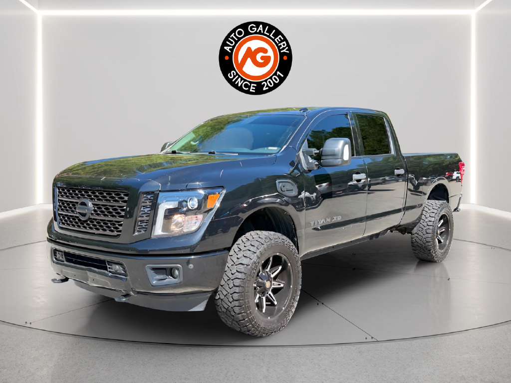 Used 2018 Nissan Titan SV w/ SV Convenience Package AWD/4WD image 3