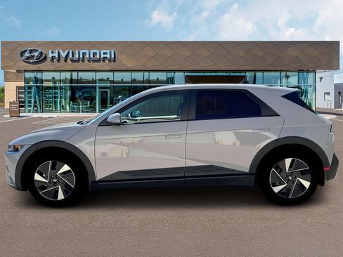 New 2026 Hyundai Ioniq 5 SEL RWD image 3