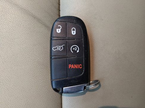 Used 2020 Jeep Grand Cherokee Limited RWD image 32
