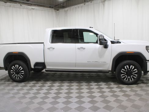Used 2024 GMC Sierra 3500 Denali Ultimate image 28