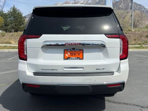 Used 2024 GMC Yukon XL SLT w/ SLT Luxury Package AWD/4WD image 11