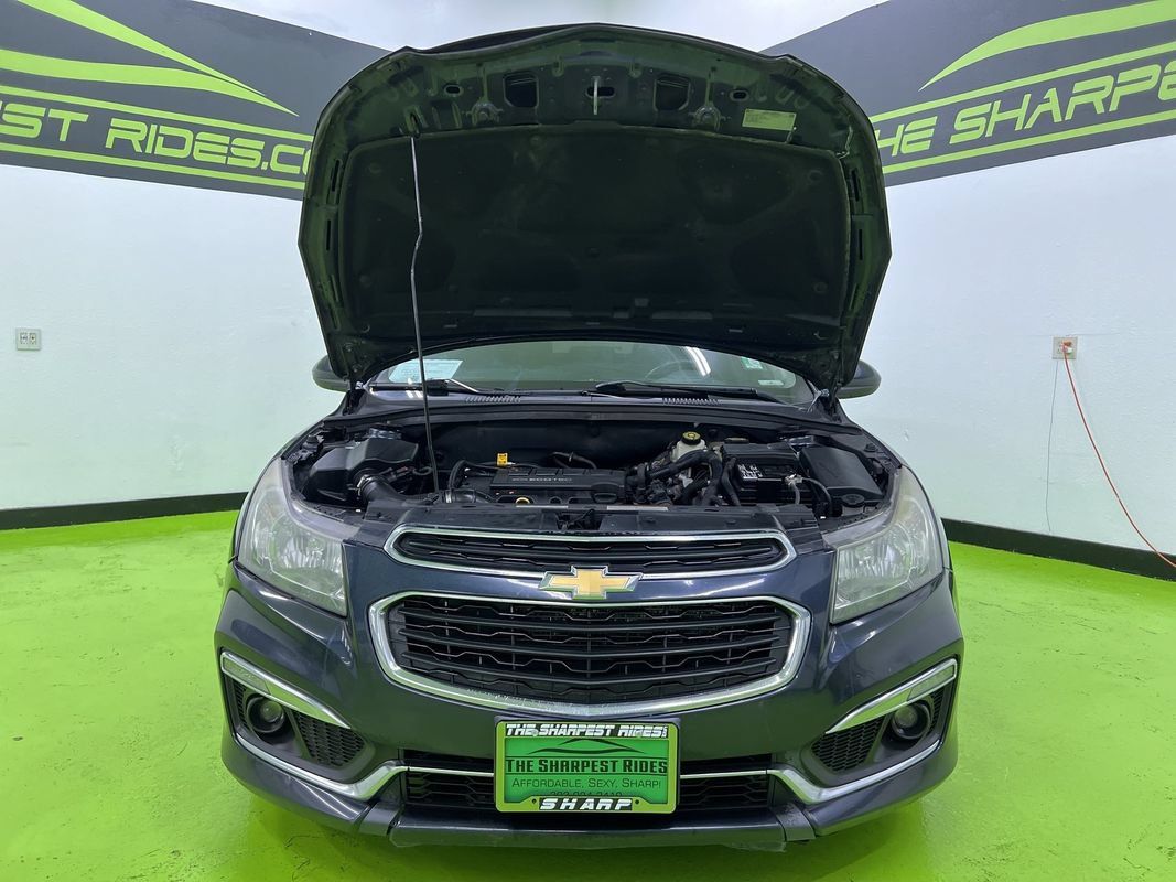 Used 2015 Chevrolet Cruze LTZ w/ Sun, Sound and Sport Package FWD image 4