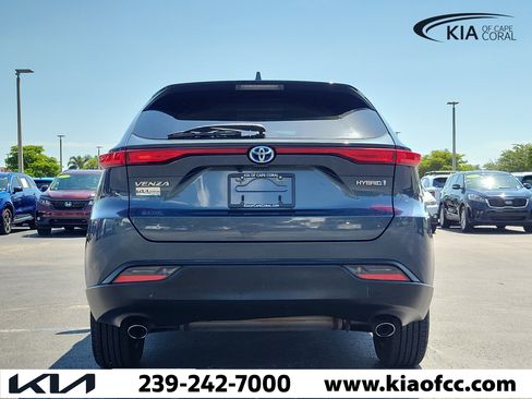 Used 2021 Toyota Venza LE AWD/4WD image 5