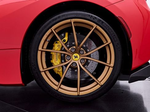 Used 2020 Ferrari 488 Pista Coupe RWD image 40