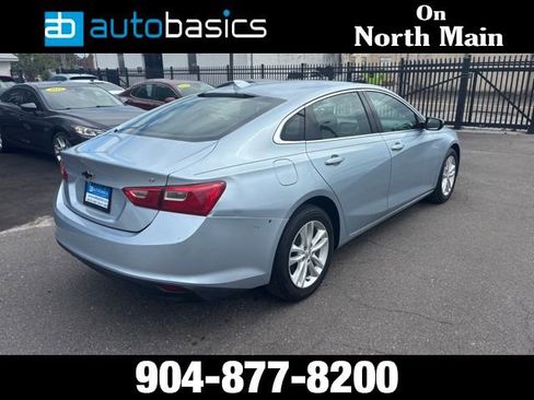 Used 2018 Chevrolet Malibu LT FWD image 5