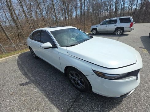 Used 2023 Honda Accord EX image 3