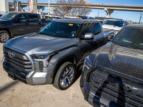 Used 2024 Toyota Tundra Limited image 3