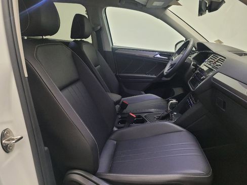 Used 2023 Volkswagen Tiguan SE w/ Panoramic Sunroof Package FWD image 21