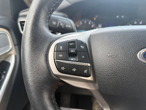 Used 2023 Ford Explorer Limited image 21