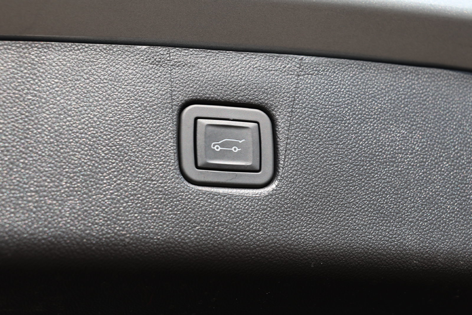 Used 2024 Chevrolet Blazer LT w/ Convenience Package FWD image 35