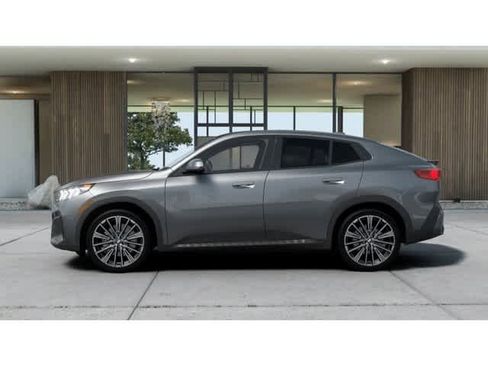 New 2026 BMW X2 xDrive28i w/ Convenience Package AWD/4WD image 4
