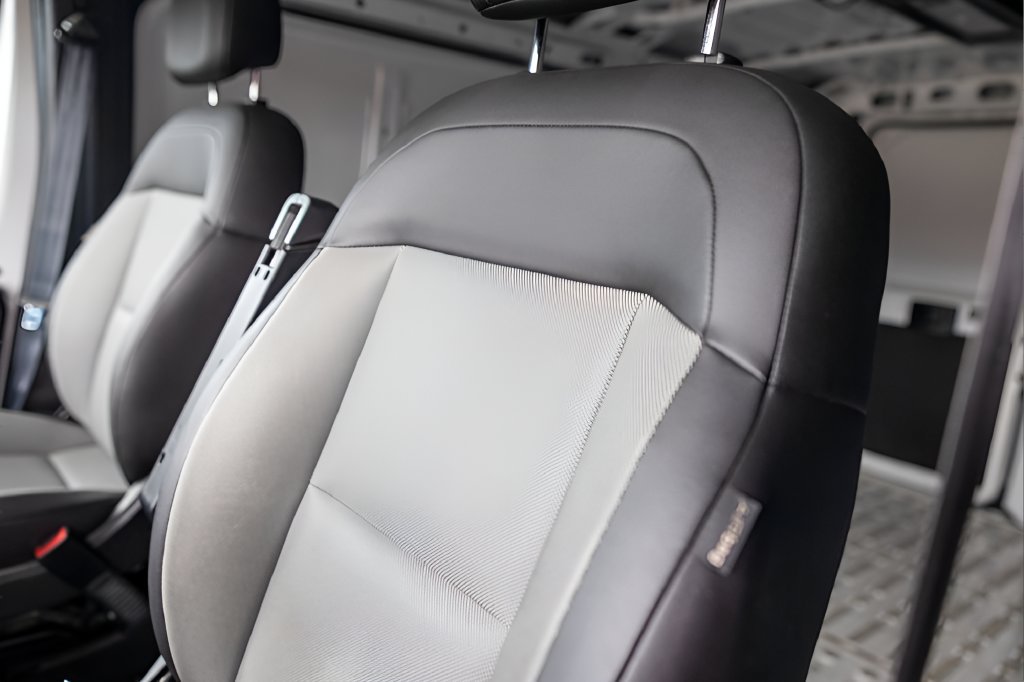 Used 2025 RAM ProMaster 2500 w/ Convenience Group FWD image 32