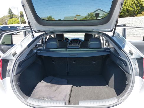 Used 2019 Hyundai Ioniq Limited FWD image 12