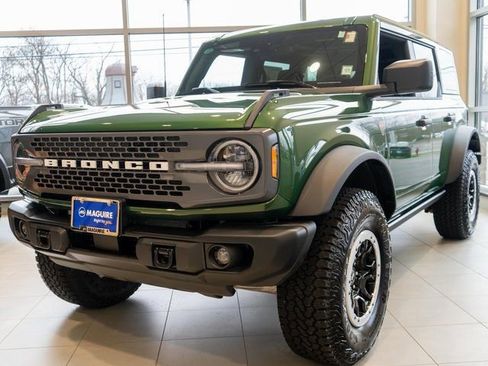 New 2025 Ford Bronco Badlands w/ Sasquatch Package AWD/4WD image 2