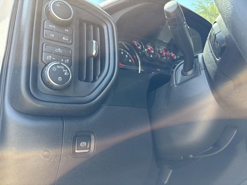 Used 2022 Chevrolet Silverado 1500 Custom w/ Safety Confidence Package AWD/4WD image 9