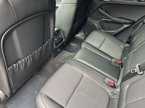 New 2026 Porsche Macan image 15