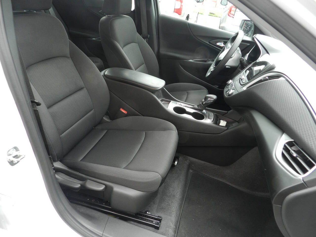 Used 2024 Chevrolet Malibu LS FWD image 11