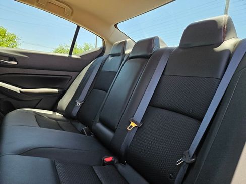 Used 2022 Nissan Altima 2.5 SR FWD image 15