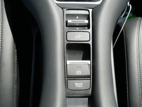 Certified 2024 Honda HR-V EX-L image 32