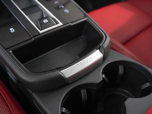 Certified 2026 Porsche Macan AWD/4WD image 20
