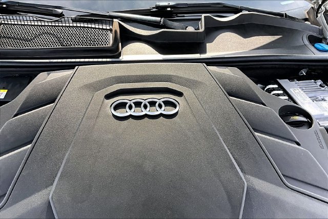 Used 2021 Audi Q8 Premium Plus w/ Premium Plus Package AWD/4WD image 34