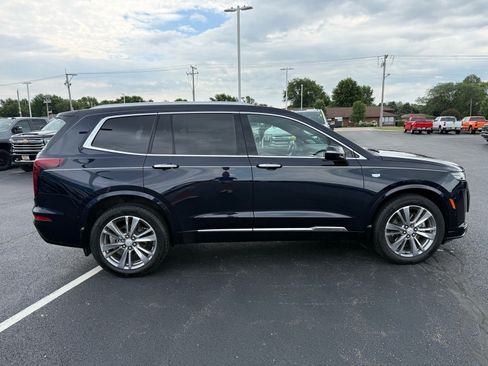 Used 2022 Cadillac XT6 Premium Luxury AWD/4WD image 7