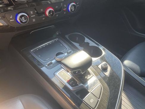 Used 2019 Audi Q7 3.0T Premium w/ Convenience Package AWD/4WD image 30