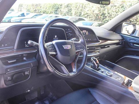 Used 2022 Cadillac Escalade ESV Luxury image 17