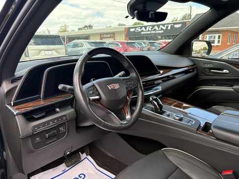 Used 2023 Cadillac Escalade Premium Luxury w/ Performance Package AWD/4WD image 14