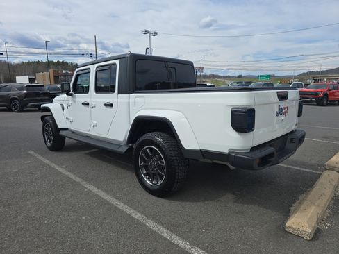 Used 2023 Jeep Gladiator Overland w/ Cold Weather Group image 6