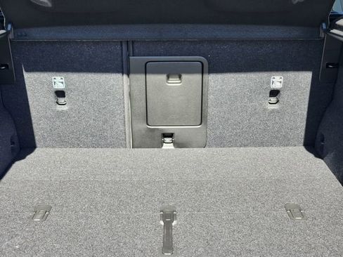 New 2026 Volvo XC40 B5 Plus w/ Climate Package image 18