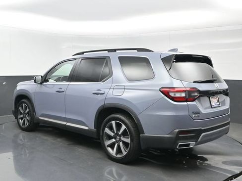 Certified 2024 Honda Pilot Touring image 3
