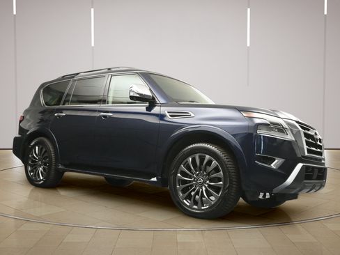 Certified 2023 Nissan Armada Platinum w/ Captain's Chairs Package AWD/4WD image 28