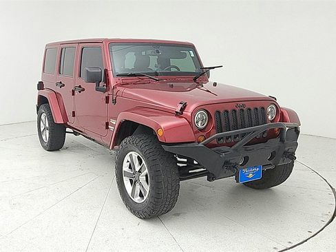 Used 2013 Jeep Wrangler Unlimited Sahara w/ Connectivity Group image 9