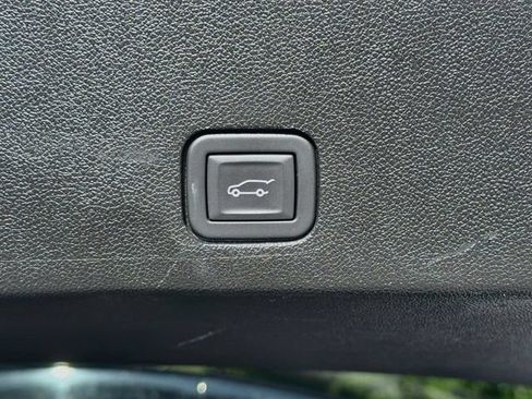 Used 2024 Cadillac XT6 Premium Luxury FWD image 14