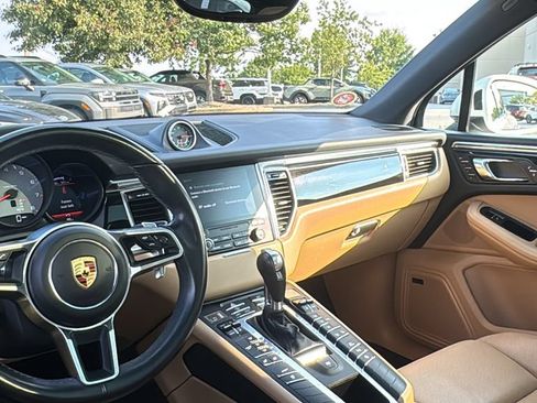 Used 2017 Porsche Macan S AWD/4WD image 10